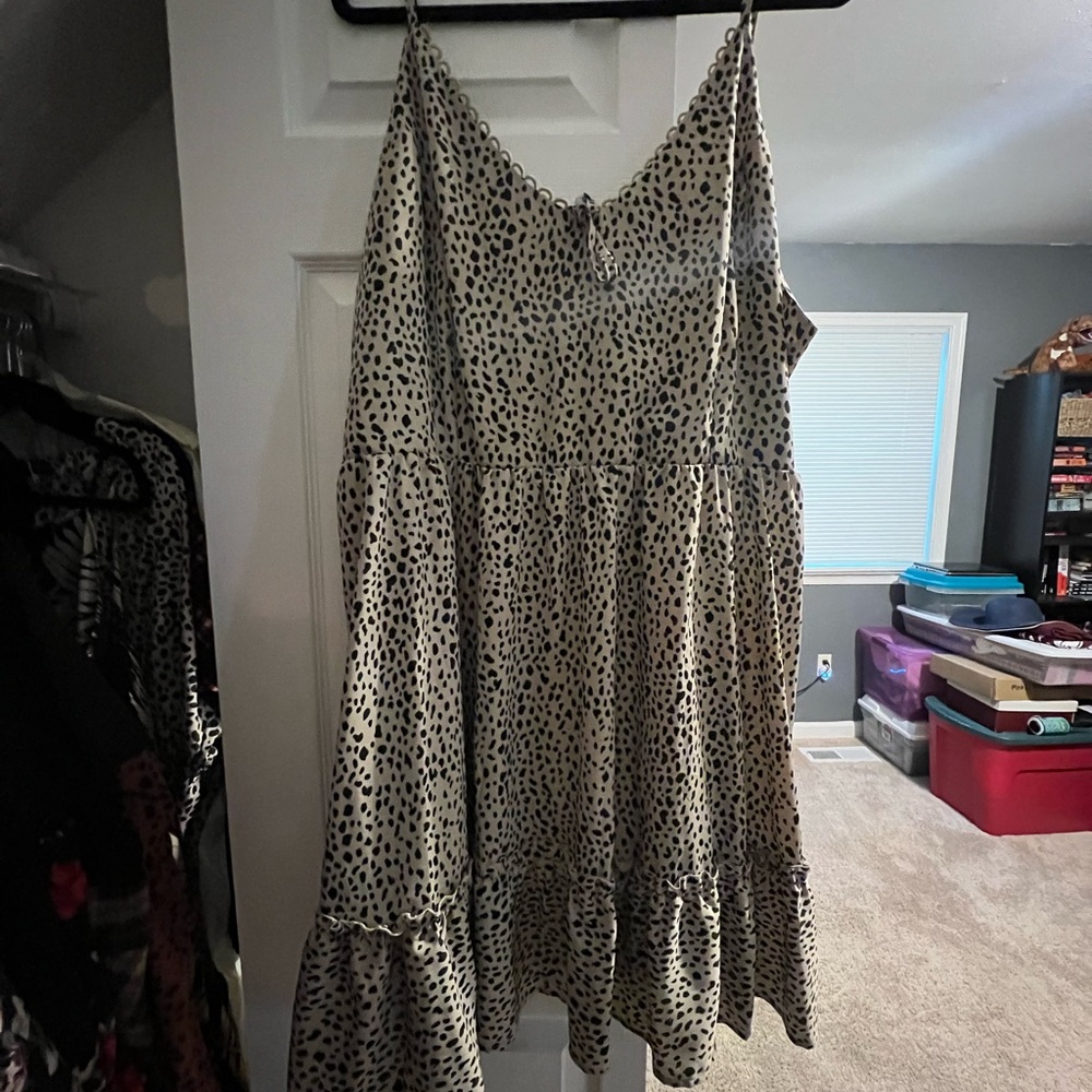 Spot pattern dress